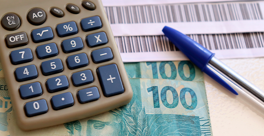 27% dos brasileiros costumam vender parte das férias para complementar a renda