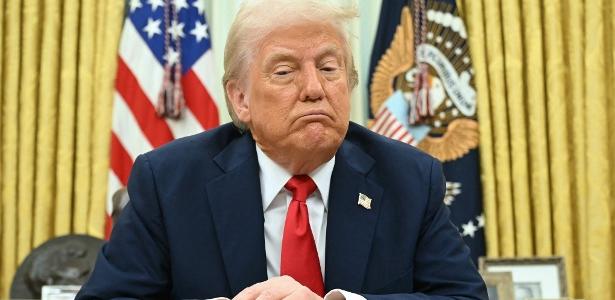 Trump apaga sites e dados; voluntários lutam para salvar história Trump apaga sites e dados; voluntários lutam para salvar história