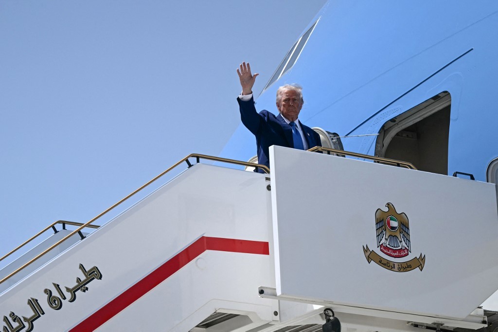 Trump conclui viagem ao Oriente Médio, marcada por reaproximação com Síria e promessas de investimentos Trump conclui viagem ao Oriente Médio, marcada por reaproximação com Síria e promessas de investimentos