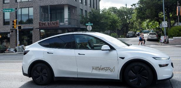 Tesla inicia serviço de carros autônomos nos EUA