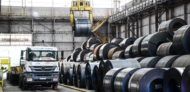 Cadê o motorista? Caminhão de três eixos dirige sozinho no ES