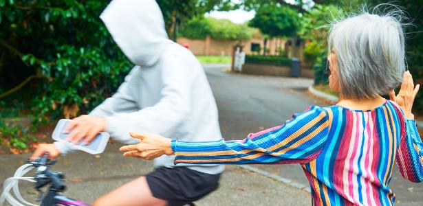 Por que apenas 1 em 12 celulares roubados é recuperado no Brasil?