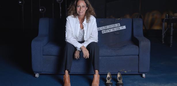 o que faz alguém a se levantar quando todos se calam?