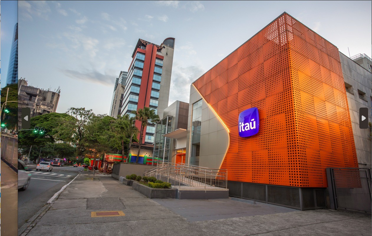 Por que Itaú demitiu cerca de mil funcionários que trabalhavam de casa