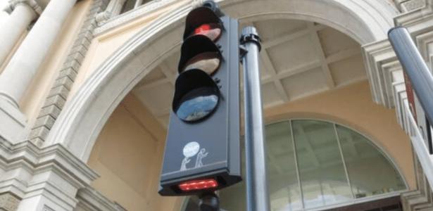 Por que engenheiros acham que semáforo com 4 cores reduz trânsito