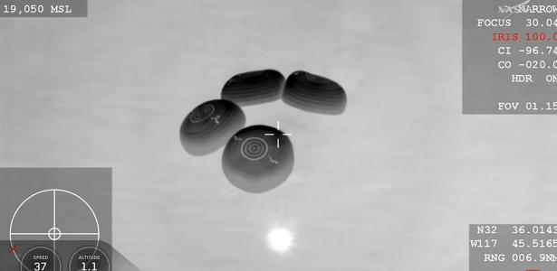 Astronautas retornam à Terra após missão ser encurtada por problema médico