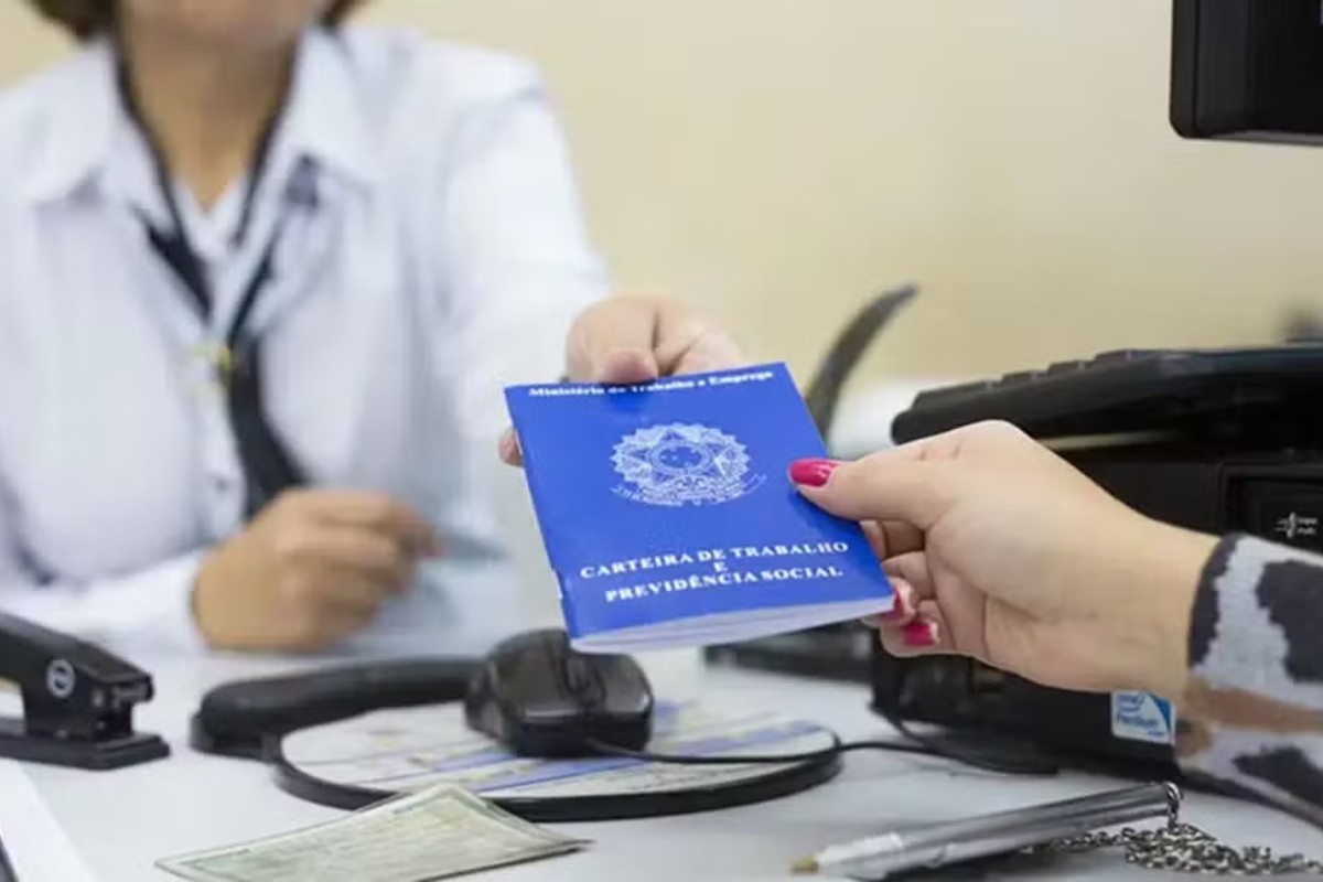 PDV: por que empresas oferecem dinheiro para funcionários saírem do trabalho