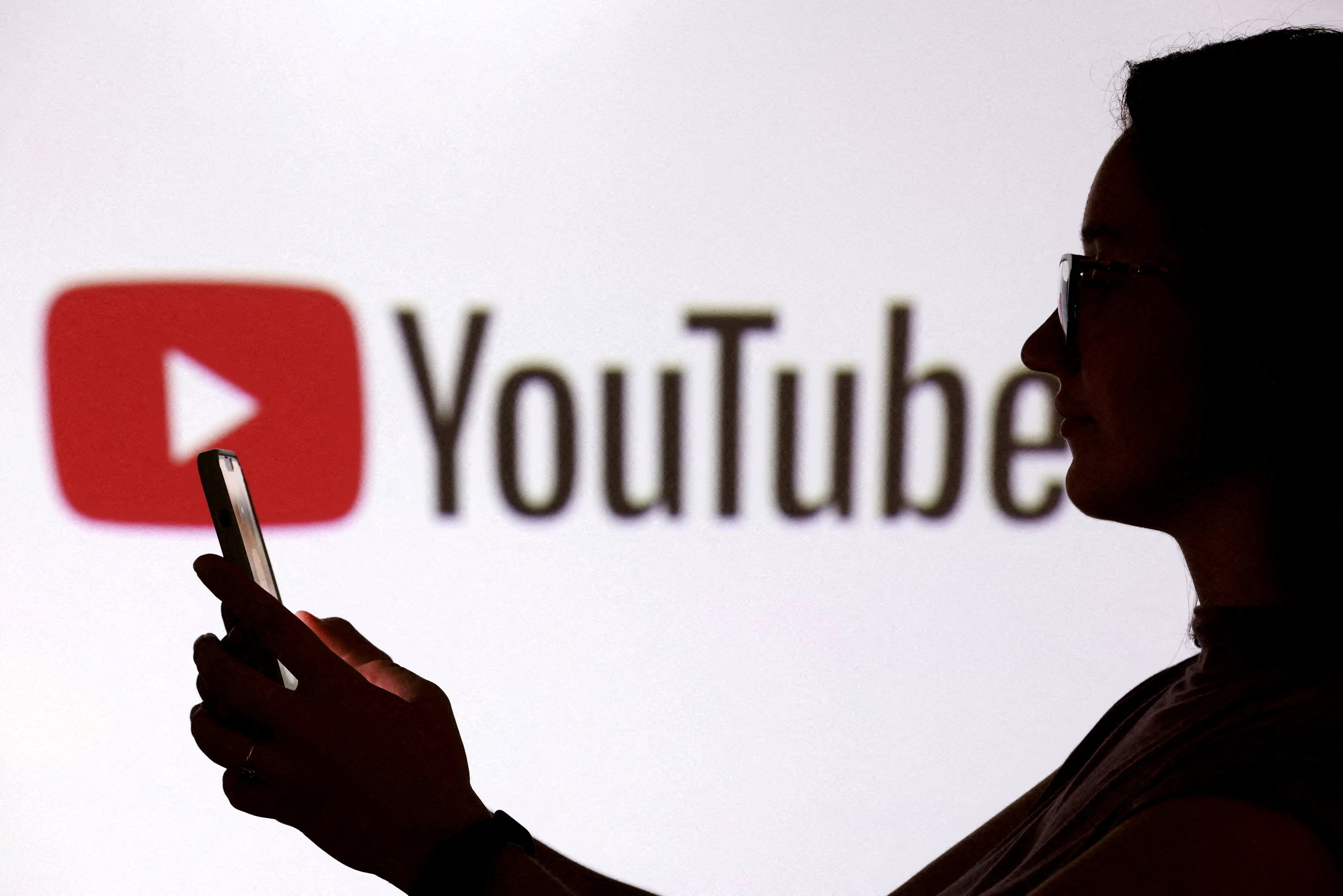 YouTube automatiza detecção de vídeos criados por inteligência artificial