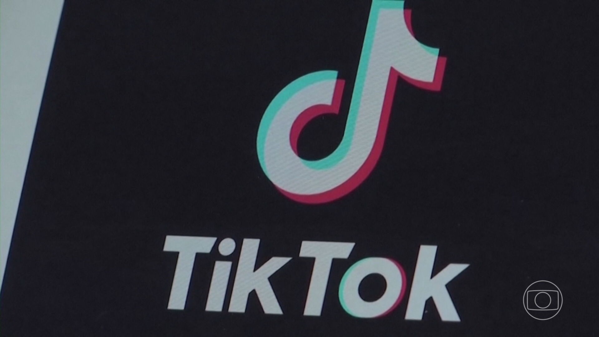 Usuário do TikTok tem câmera e fotos acessadas em ataque com ajuda de IA